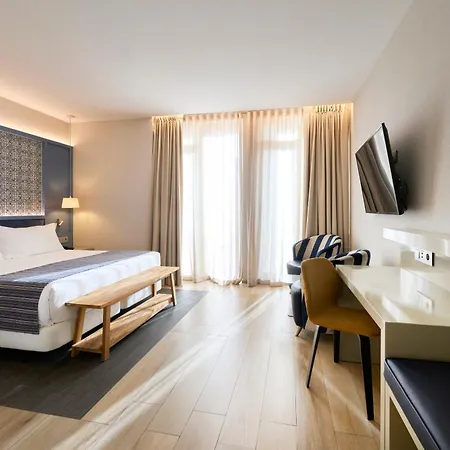 Otel Catalonia 4*